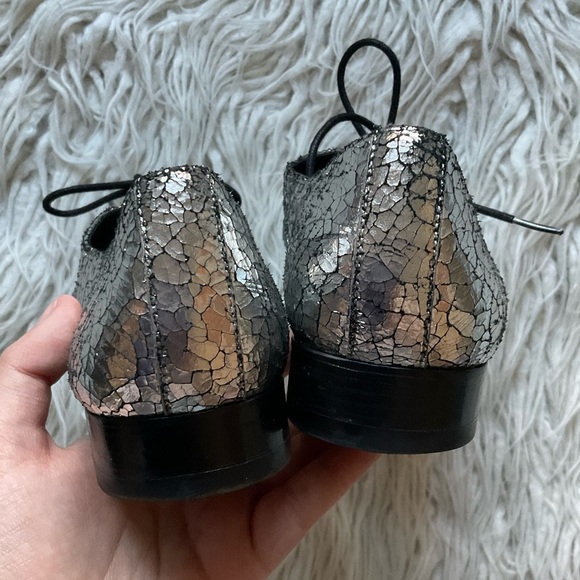 Michael Kors Collection Metallic Silver Leather Crackled Lace Up Loafers Sz 37.5 - Picture 5 of 10